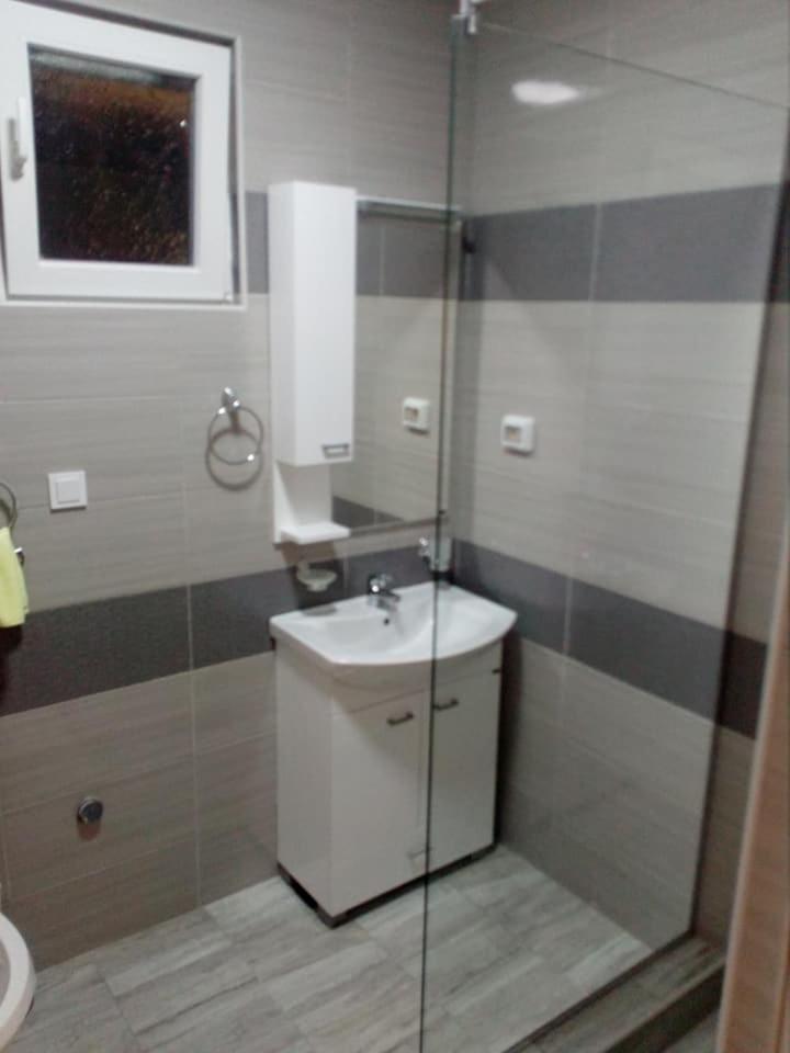 Apartmani M&V Сутоморе Экстерьер фото
