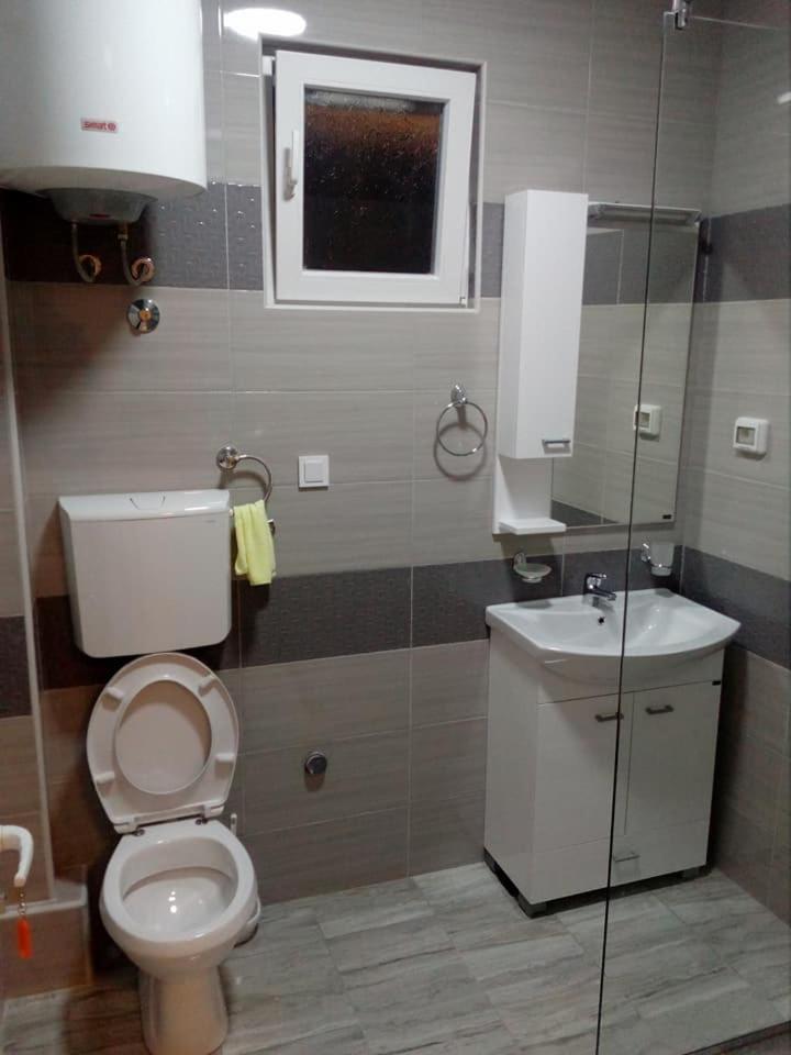 Apartmani M&V Сутоморе Экстерьер фото