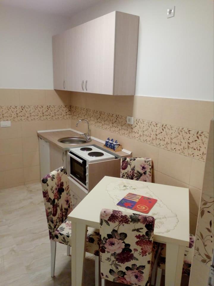 Apartmani M&V Сутоморе Экстерьер фото